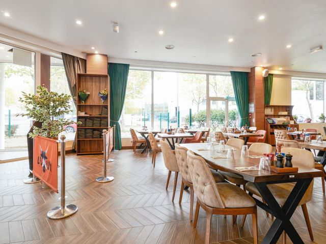 Lokkum Steakhouse 78 16242624_lokkum_steakhousse__10.jpg